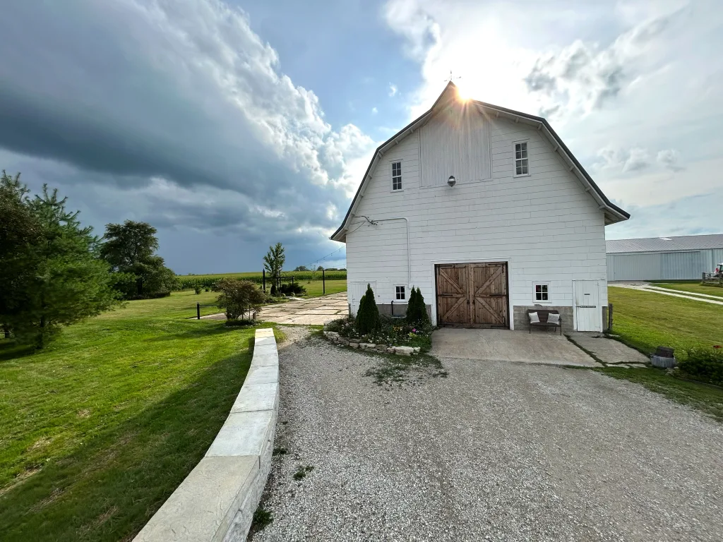 Engelbrecht Wedding Barn - Illinois Barn Wedding Venue